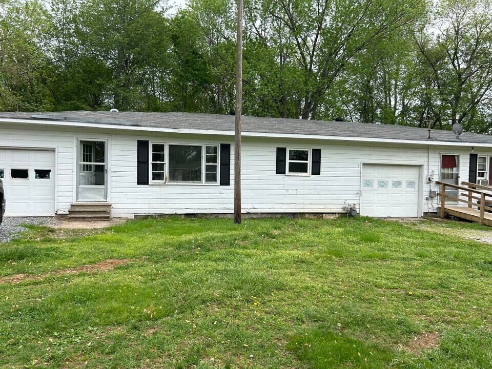 34 S Lincoln Rd in Fayetteville, TN - Building Photo