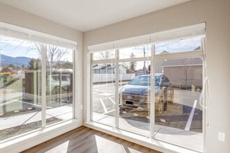 River Park & River Trail in Post Falls, ID - Foto de edificio - Building Photo