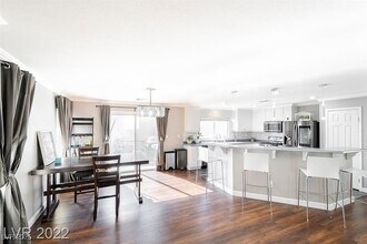 9761 Splendor Sky Ave in Las Vegas, NV - Building Photo - Building Photo