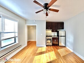 623 W Patterson Ave, Unit A07C in Chicago, IL - Building Photo - Building Photo