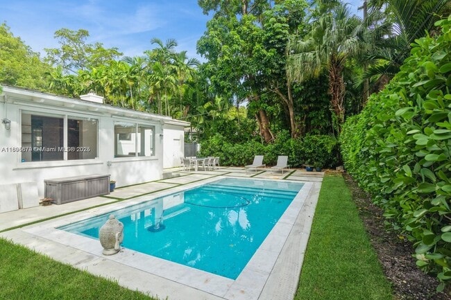 1225 Tangier St in Coral Gables, FL - Building Photo - Building Photo