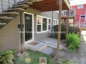 131 SE 22nd Ave in Portland, OR - Building Photo - Building Photo
