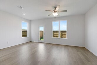 1614 Revolution Way in Missouri City, TX - Building Photo - Building Photo