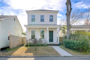 615 E 33rd St in Savannah, GA - Building Photo