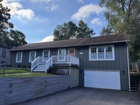 316 Plum St in Lake In The Hills, IL - Building Photo