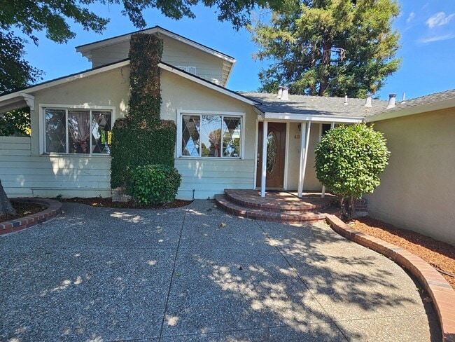 41936 Benbow Dr in Fremont, CA - Building Photo - Building Photo
