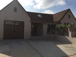 1336 S Mansfield Ave in Los Angeles, CA - Building Photo - Building Photo