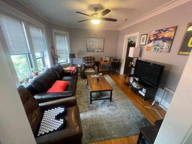 2842 W Fletcher St in Chicago, IL - Building Photo - Building Photo