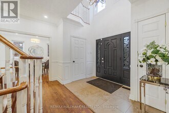 59 Oatlands Crescent in Richmond Hill, ON - Building Photo - Building Photo