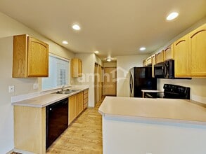 16010 89th Ave E in Puyallup, WA - Building Photo - Building Photo