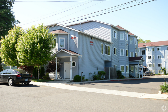 12231-12239 SE Bush St in Portland, OR - Building Photo - Building Photo