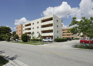 Baracoa in Hialeah, FL - Building Photo - Building Photo