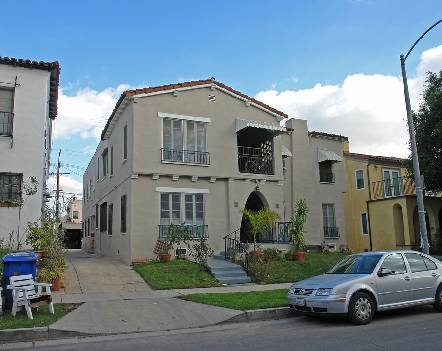 334 N Sierra Bonita Ave in Los Angeles, CA - Building Photo