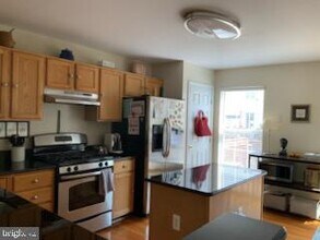 7719 Markham Grant Ln in Alexandria, VA - Building Photo - Building Photo