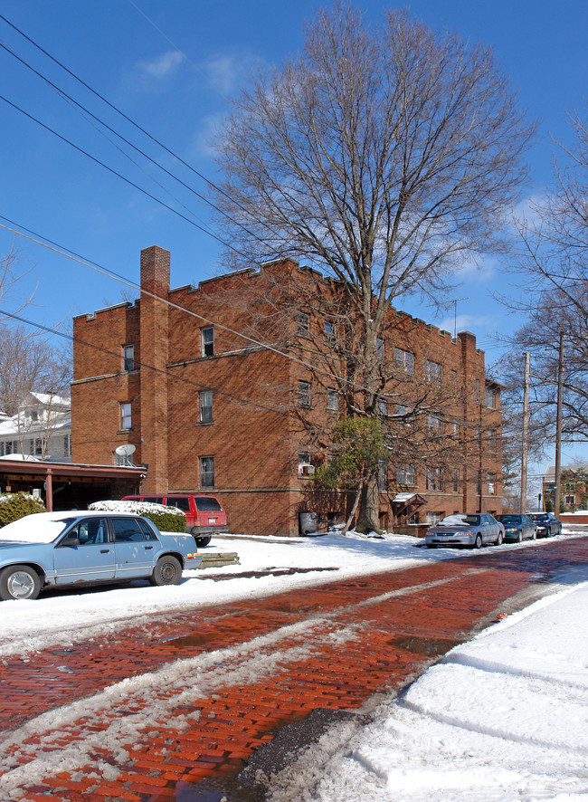 214 Merriman Rd in Akron, OH - Building Photo - Building Photo