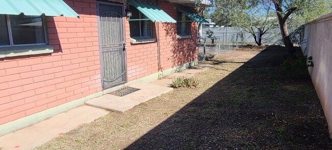 244 N Westmoreland Ave, Unit 244 in Tucson, AZ - Foto de edificio - Building Photo