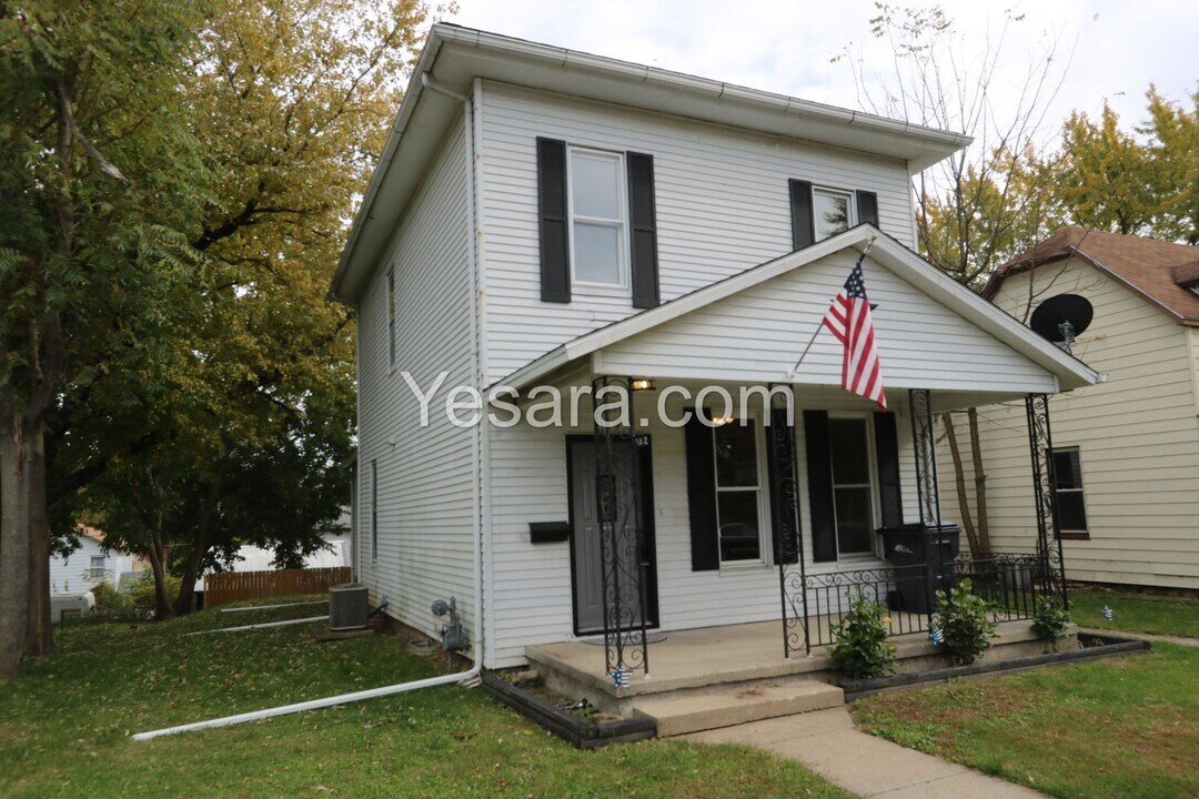 502 S Gunnison St in Burlington, IA - Building Photo