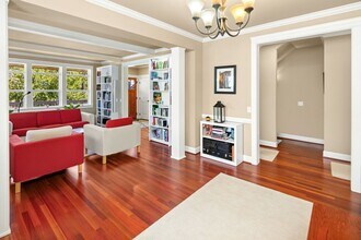 7011 Ravenna Ave NE in Seattle, WA - Building Photo - Building Photo
