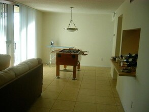 1915 Lavers Cir-Unit -E-307 in Delray Beach, FL - Building Photo - Building Photo