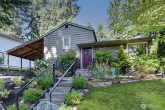 19726 Forest Park Dr NE in Shoreline, WA - Building Photo - Building Photo