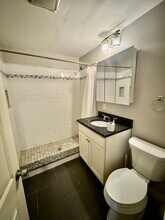 178 Bowen St, Unit 2 in Boston, MA - Foto de edificio - Building Photo