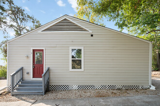 1712 Pasadena St, Unit 4 in Houston, TX - Building Photo - Building Photo