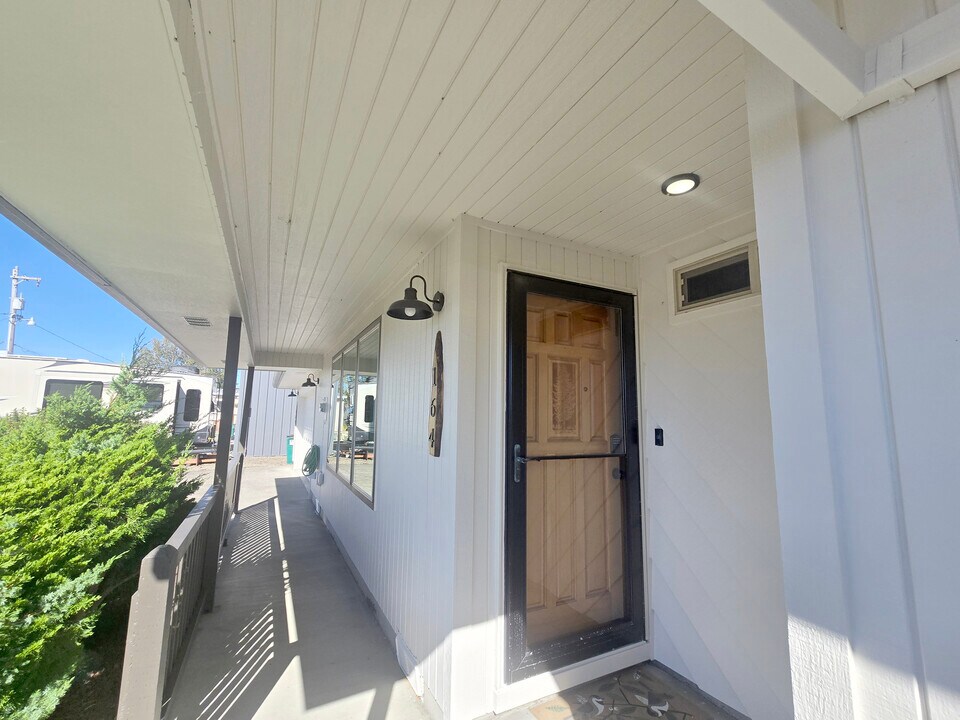 164 N Harbor St in Rockaway Beach, OR - Building Photo