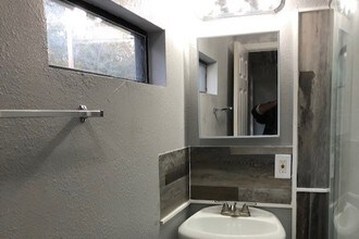 6311 Wayne St, Unit A in Houston, TX - Foto de edificio - Building Photo