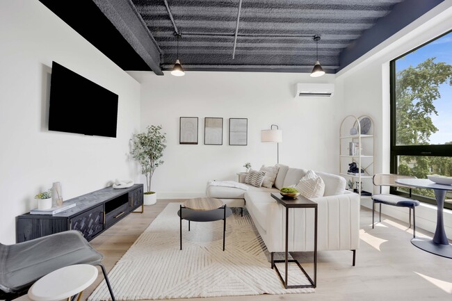 property at 1802 W Berenice Ave