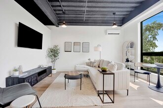 1802 W Berenice Ave in Chicago, IL - Building Photo - Building Photo
