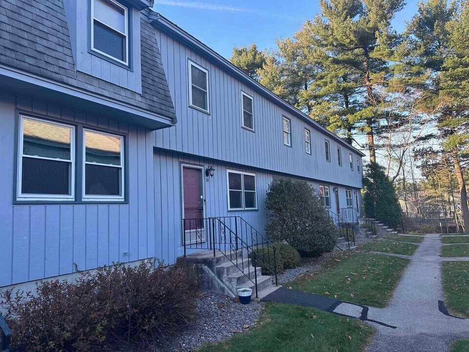 39 Bluestone Dr in Nashua, NH - Building Photo
