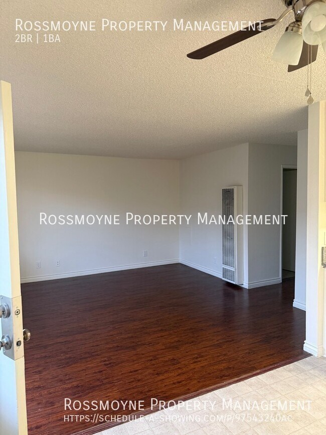 10817 White St in Los Angeles, CA - Building Photo - Building Photo