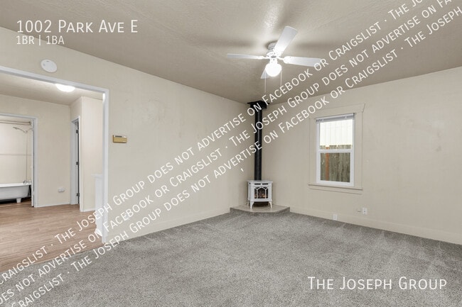 1002 Park Ave E in Port Orchard, WA - Building Photo - Building Photo