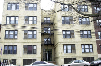 160 Bergen Ave in Jersey City, NJ - Building Photo - Building Photo