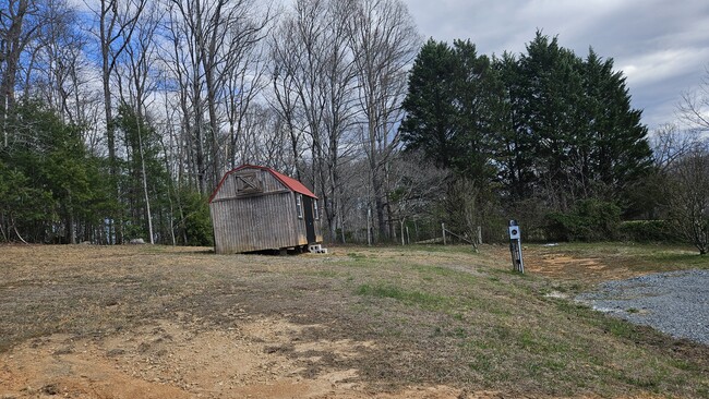 122 Ashley Ln in Pisgah Forest, NC - Building Photo - Building Photo