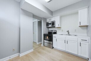 922 Pape Ave in Fort Wayne, IN - Building Photo