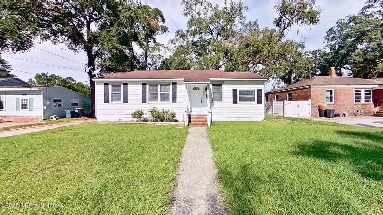 3325 Claremont Rd in Jacksonville, FL - Building Photo
