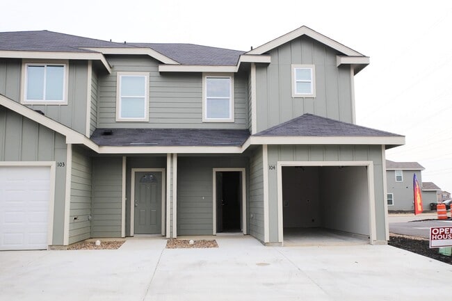 7239 Converse Ridge Ln, Unit 104 in Windcrest, TX - Building Photo - Building Photo