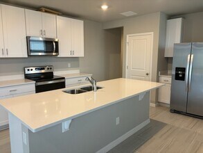 7219 Boggy Crk Pl in Parrish, FL - Building Photo - Building Photo