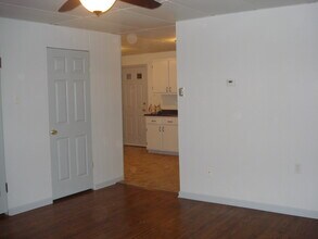 11 N Wade Ave, Unit 11 N Wade Ave in Washington, PA - Building Photo - Building Photo