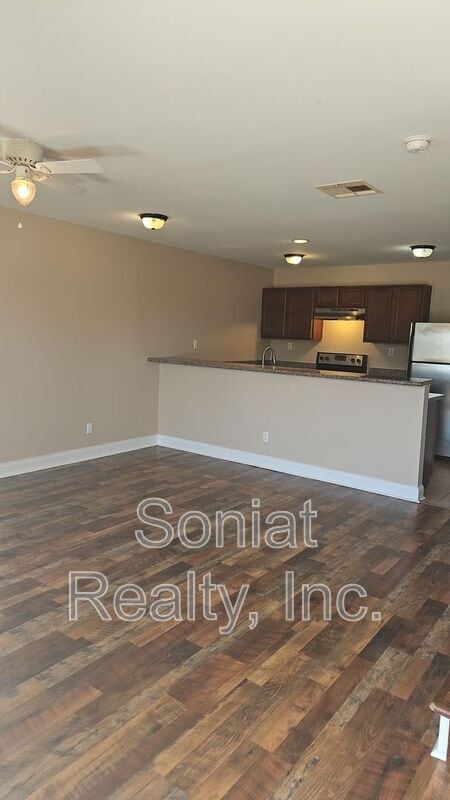 2251 W Robert E Lee Blvd in New Orleans, LA - Building Photo - Building Photo