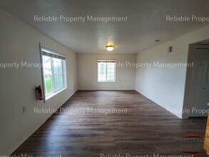 318 Pioneer Rd, Unit 202 in Rexburg, ID - Building Photo - Building Photo