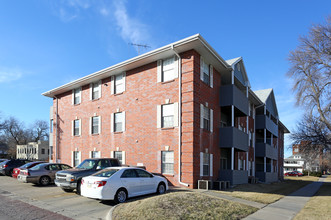 Cambridge Apartments in Lincoln, NE - Building Photo - Building Photo