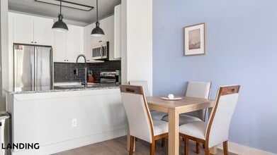 49 Boulevard SE in Atlanta, GA - Foto de edificio - Building Photo