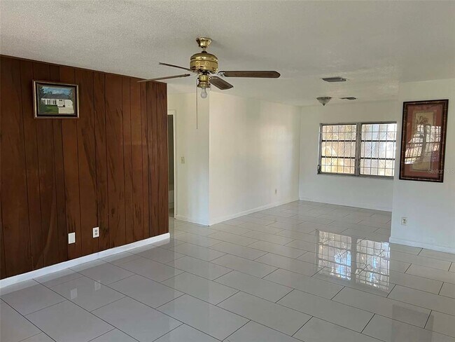 1662 Cresthaven Ave in Orlando, FL - Building Photo - Building Photo