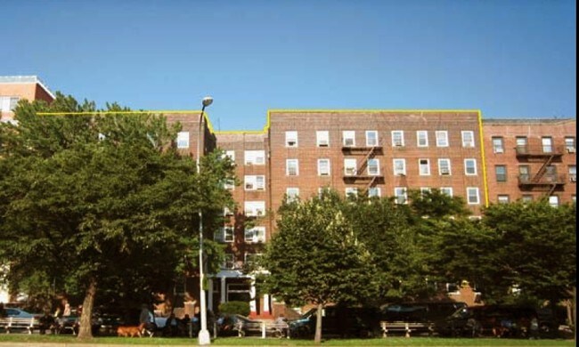 435 Ocean Pky in Brooklyn, NY - Building Photo - Building Photo