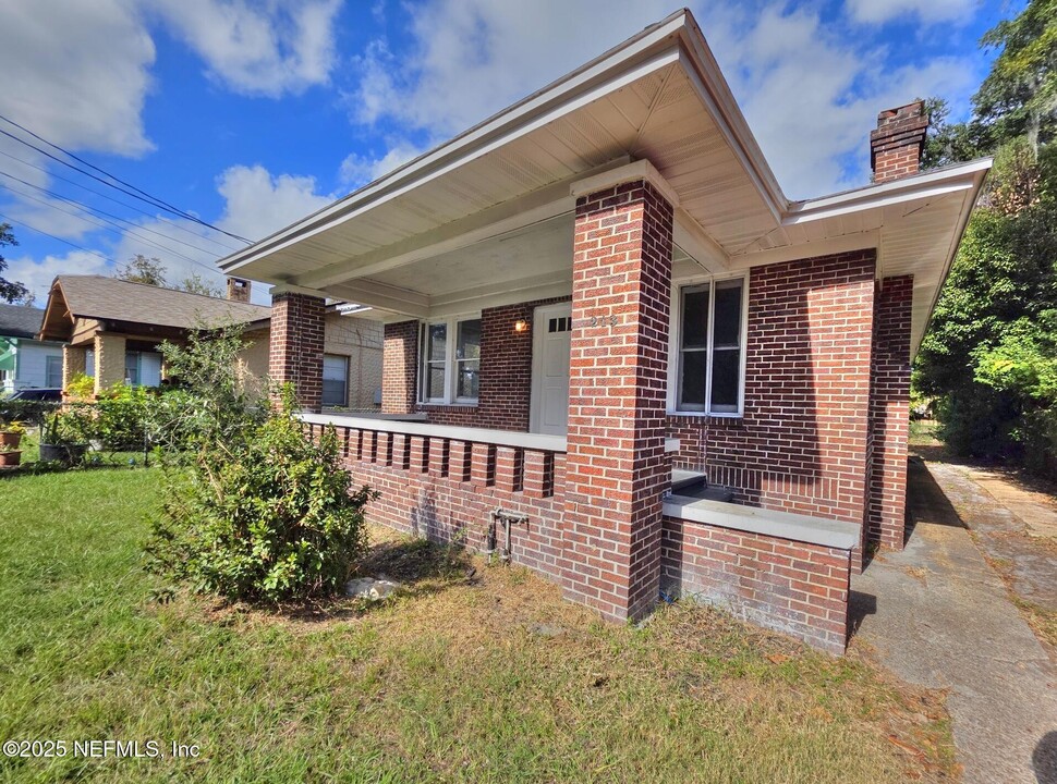 213 W 24th St in Jacksonville, FL - Building Photo
