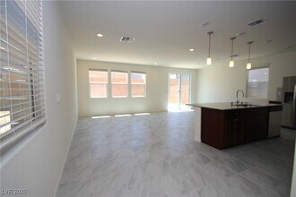 8145 Seminario Ave in Las Vegas, NV - Building Photo - Building Photo