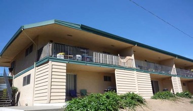 Continental Arms Apartments in Roseville, CA - Building Photo - Building Photo