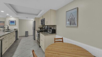 450 Egret Cir in Delray Beach, FL - Foto de edificio - Building Photo